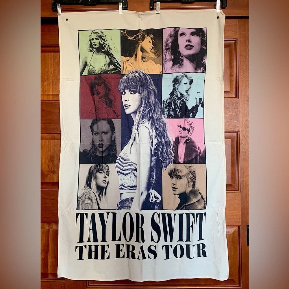 BRAND NEW Taylor Swift Wall Tapestry ❤️